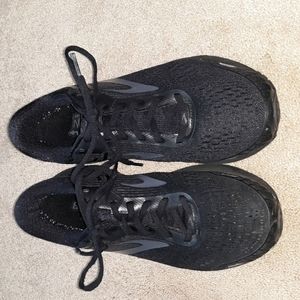 Women's Brooks 10D Running Shoes